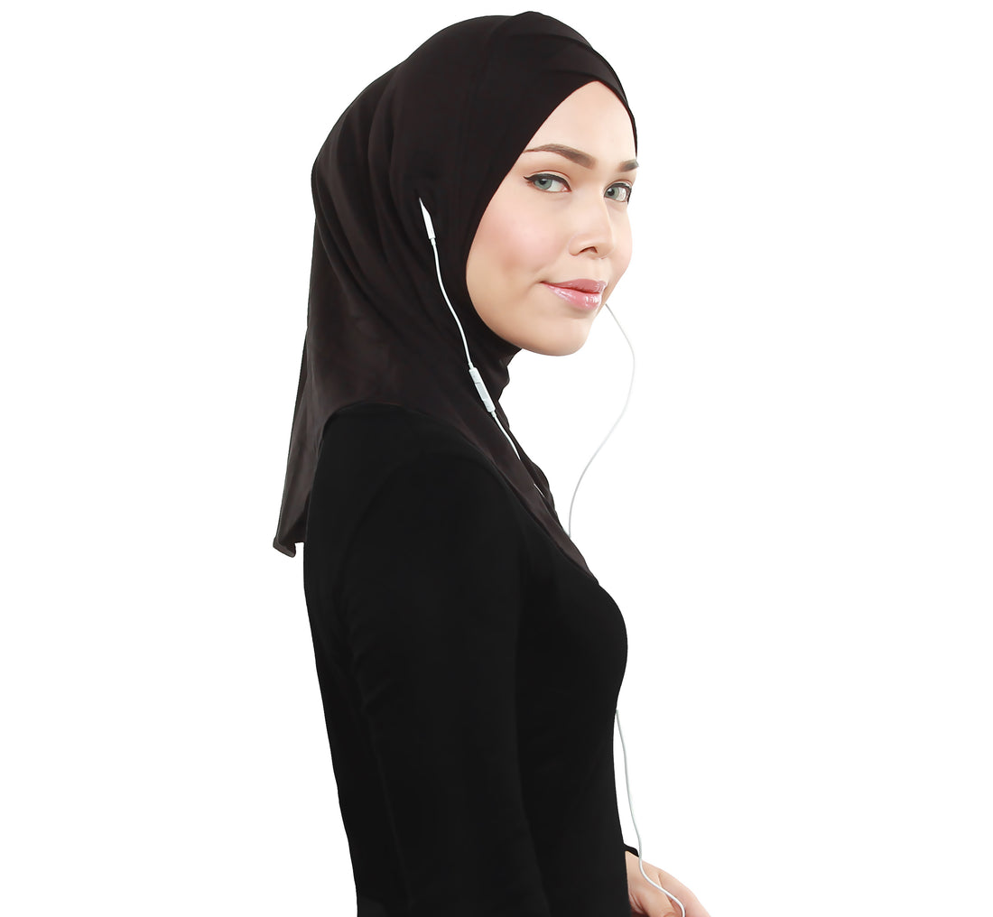 Singapore designer invents the first earphone-friendly hijab - An article by digital media network TheMuslimVibe.com
