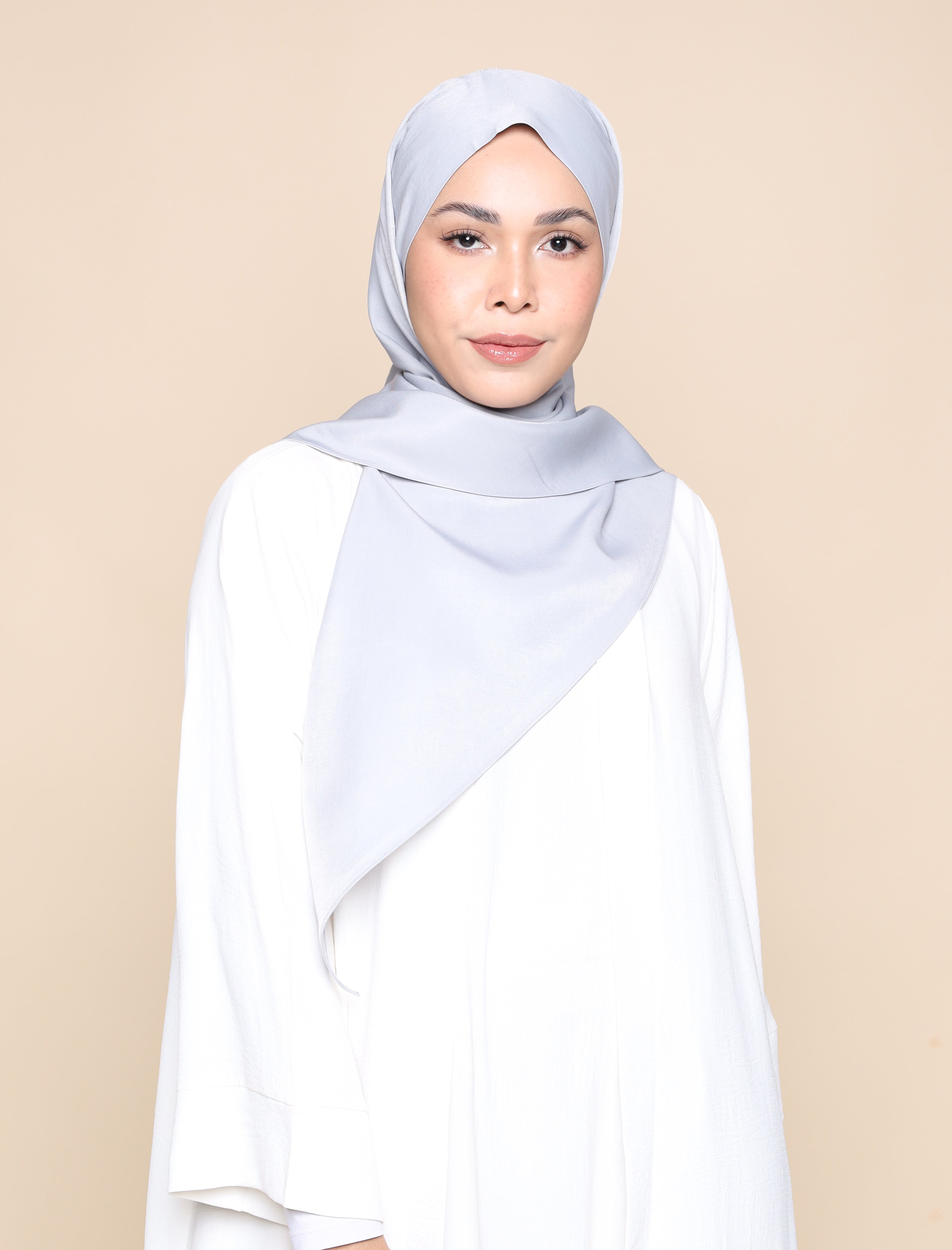 Matte Satin Twill Tri Lux Square - Grey