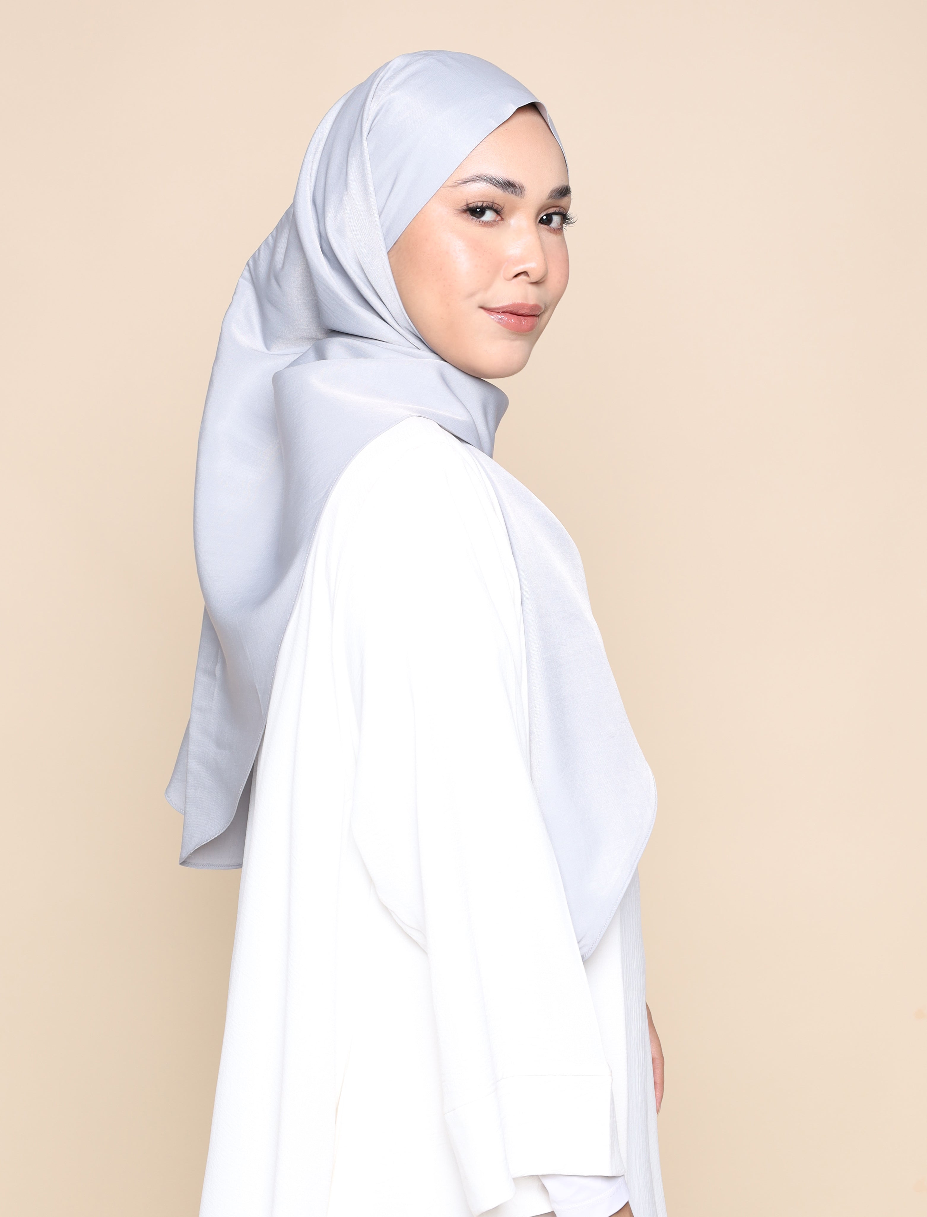 Matte Satin Twill Tri Lux Square - Grey