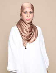 Lux Square Soft Satin Silk - Caramel