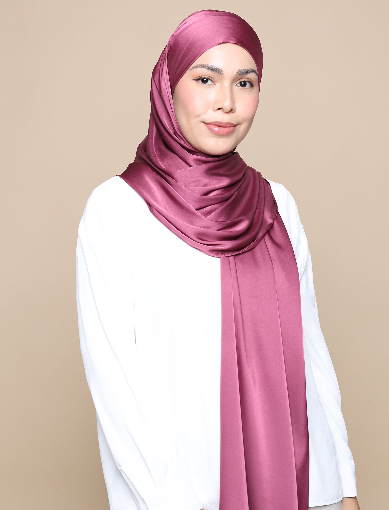 Lux Square Soft Satin Silk - Berry Pink
