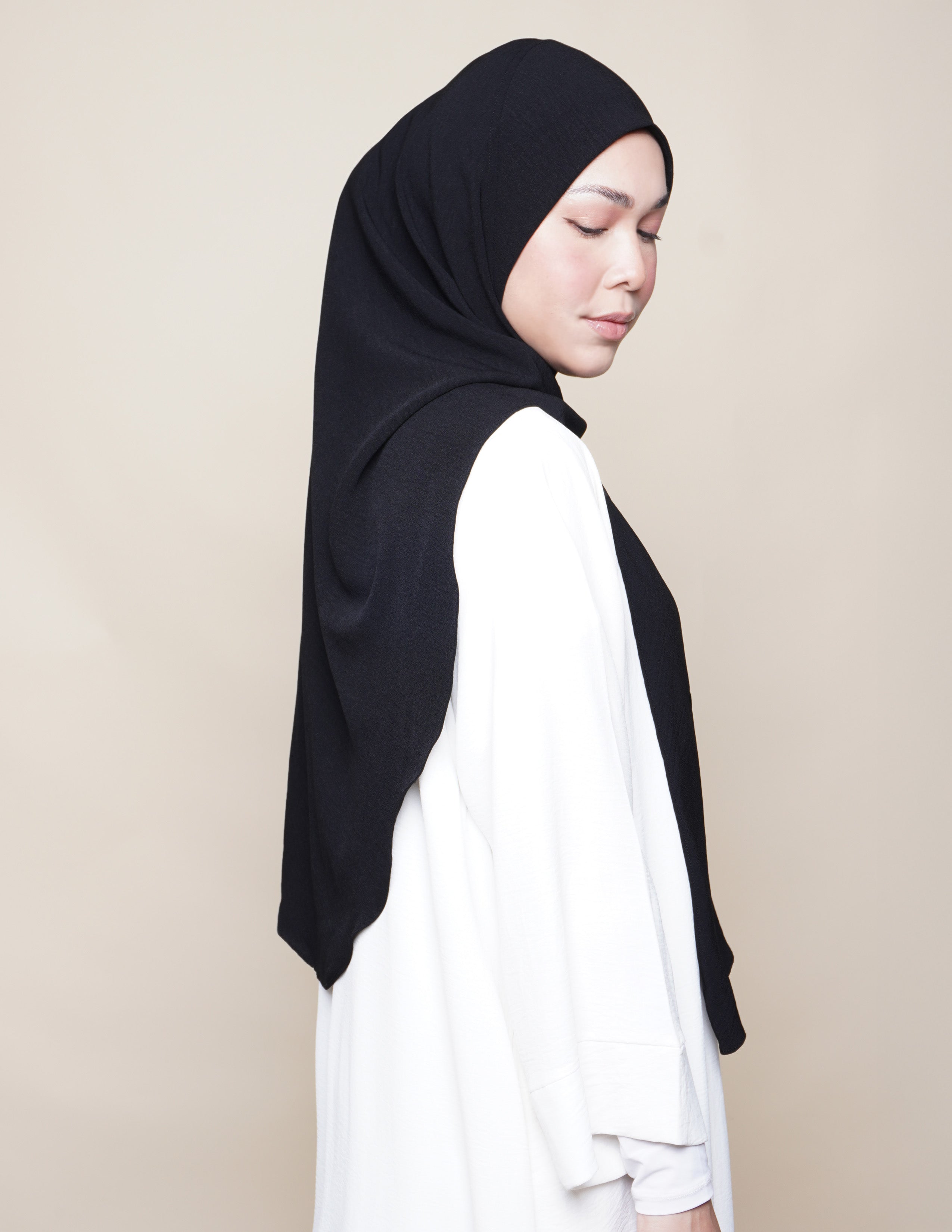 Iman Soft Crepe - Black