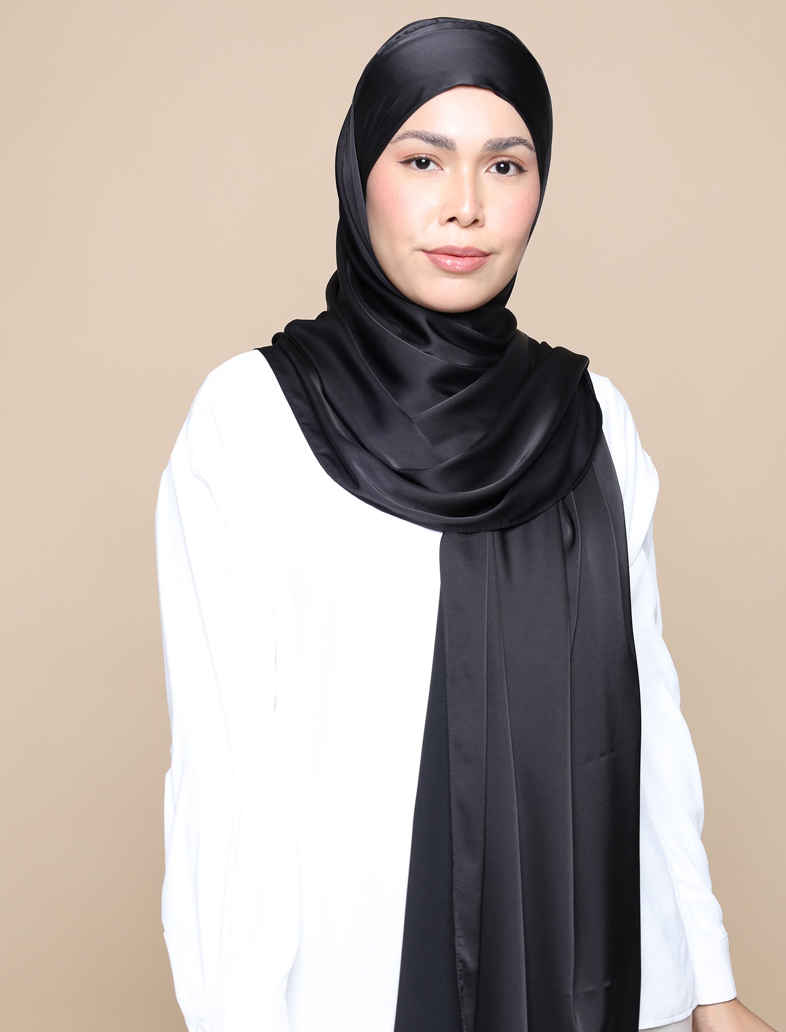 Lux Square Soft Satin Silk - Black