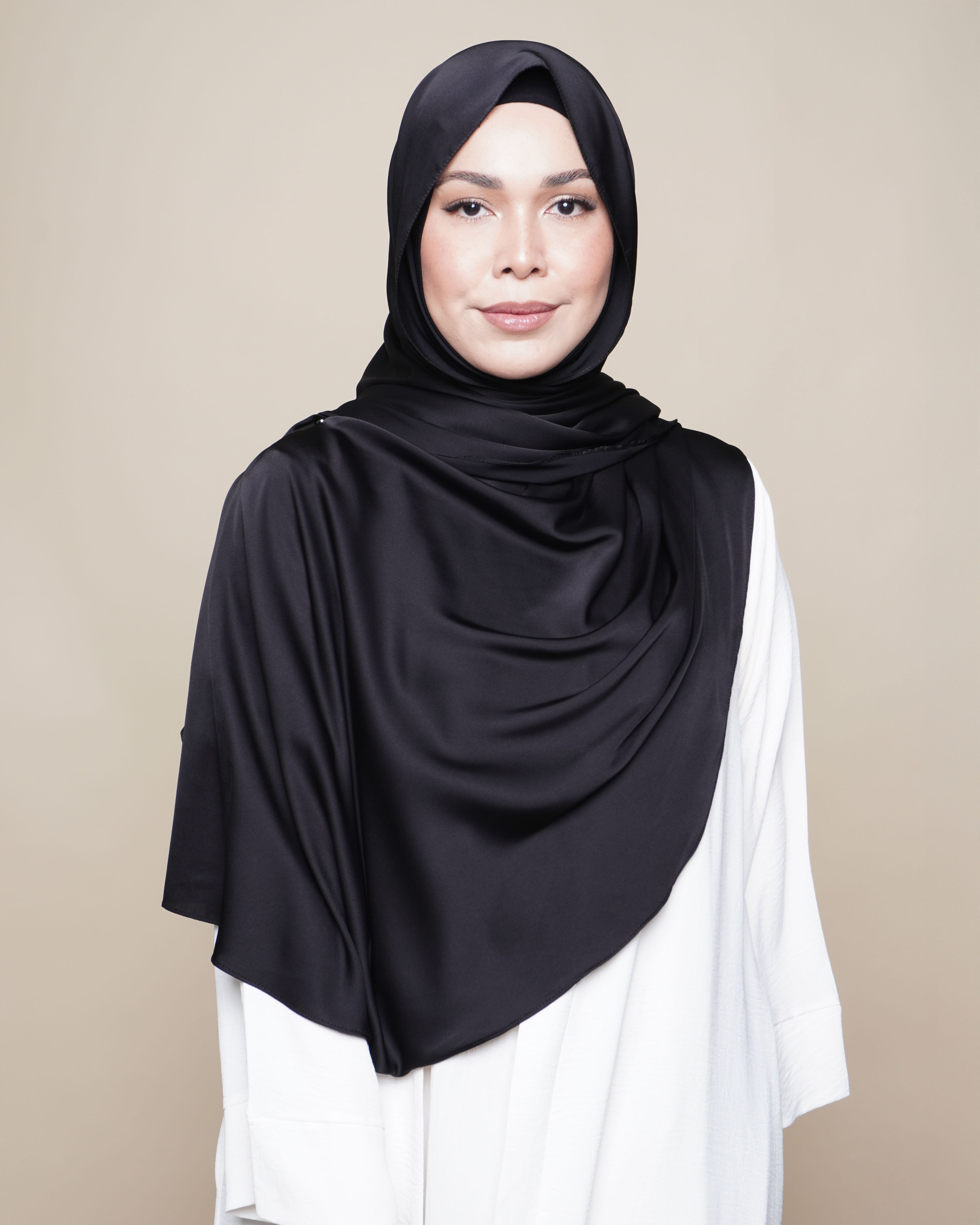 Easy Breezy Cloud Satin - Black