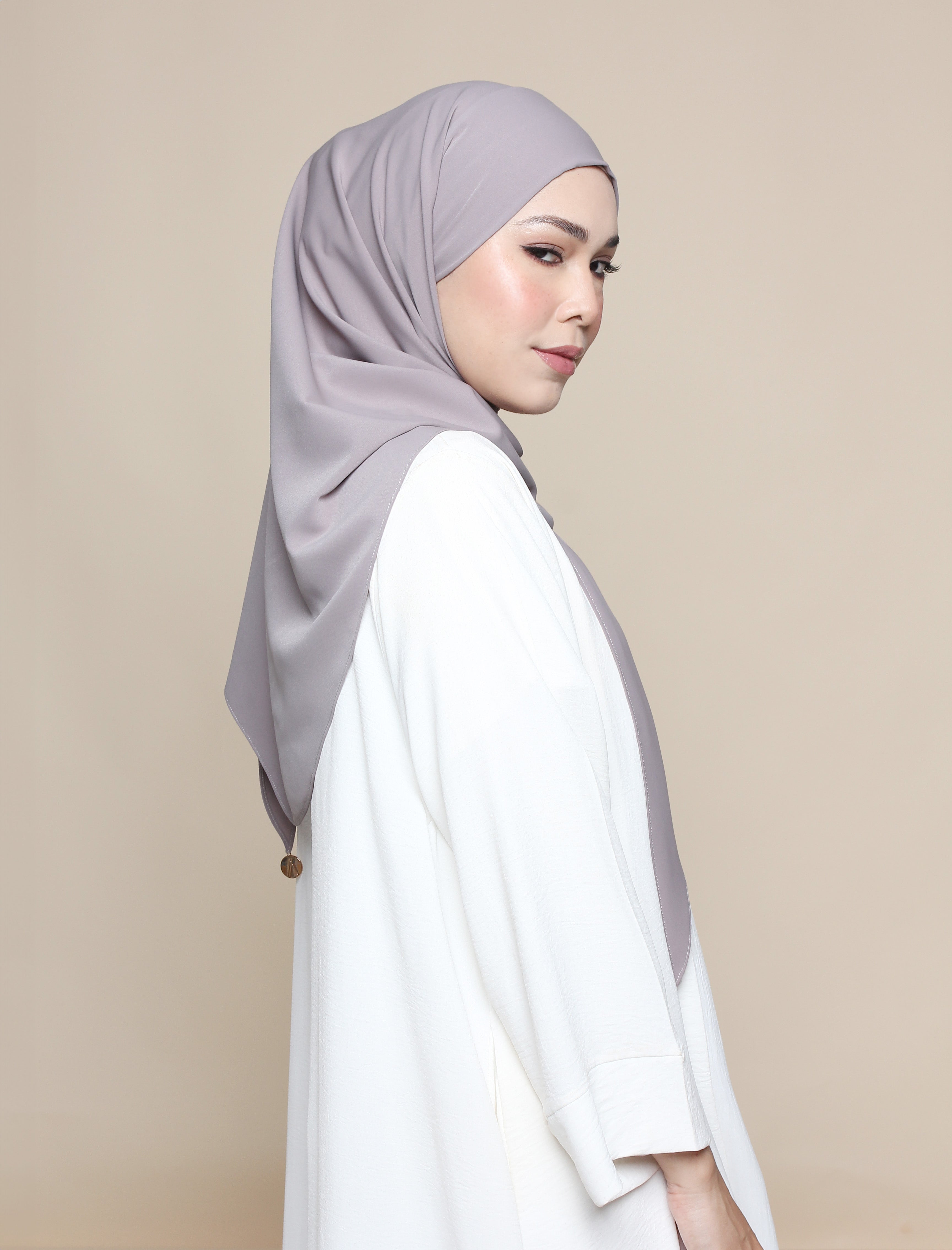 Buttery Tri Lux Square - Desert Grey