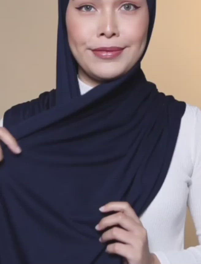 Load video: Lux Square Soft Jersey - Navy