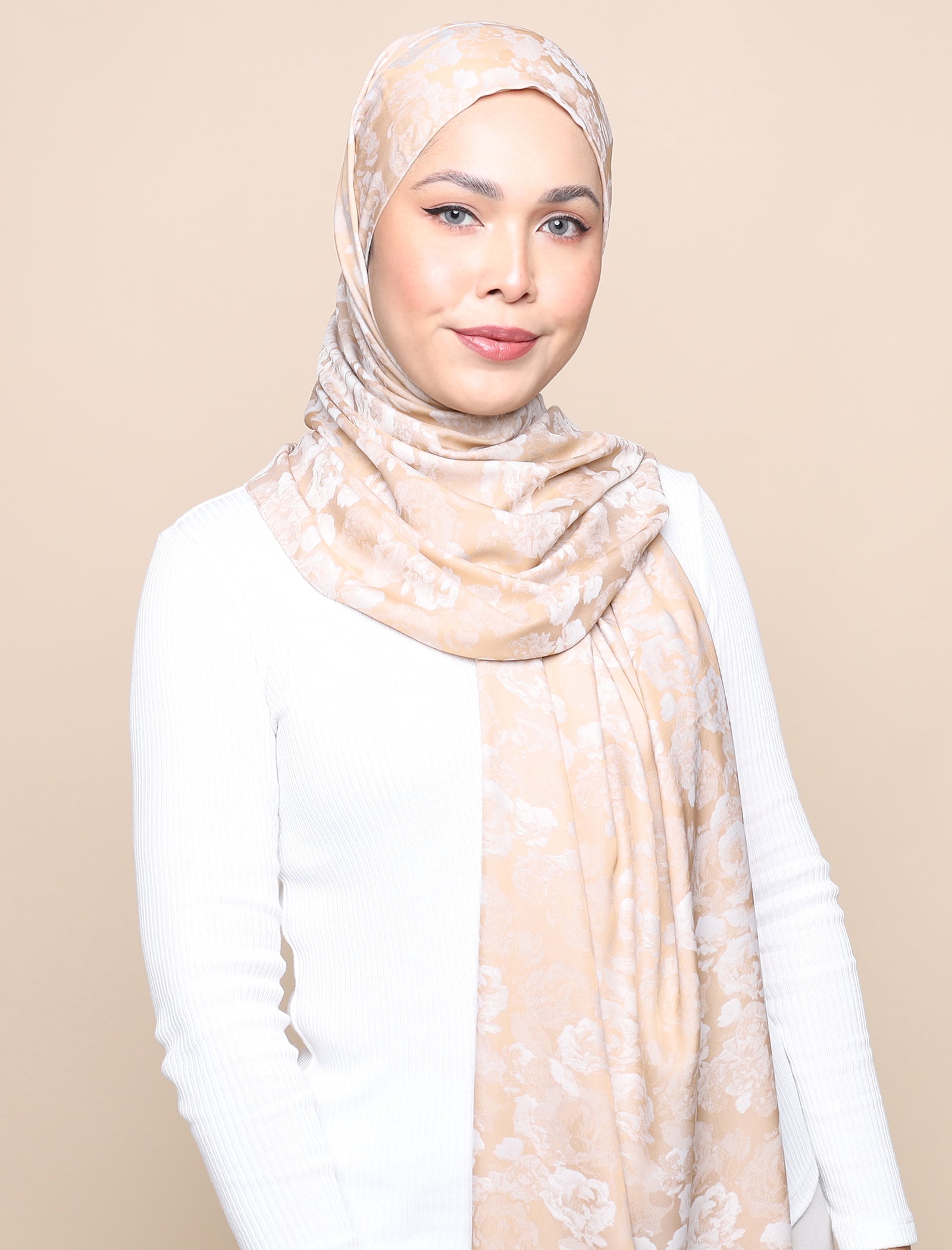 Lux Square Rose Jacquard Shawl - Soft Sand